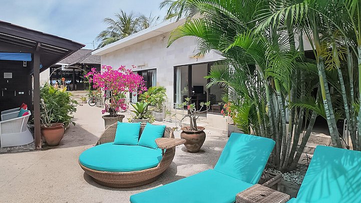 Kura Kura Beach Resort