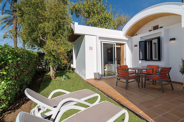 Cordial Biarritz - Beispiel Terrasse (Zimmercodierungen BB1 & BS1)