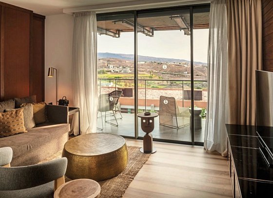 Salobre Hotel Resort & Serenity - Wohnbeispiel Suite Deluxe Golfplatzblick (Zimmercodierung WDF)