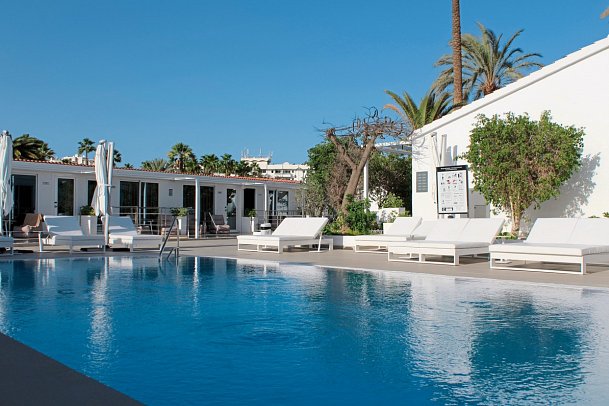 HL Miraflor Suites - Adults only Pool