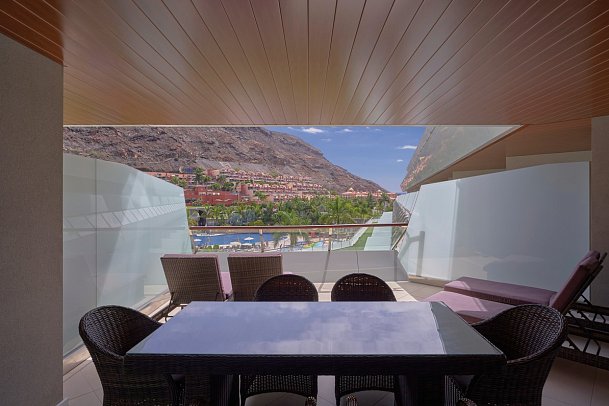 Radisson Blu Resort & Spa Gran Canaria Mogán - Terrasse/ Balkon Suite (Zimmercodierung W1P)