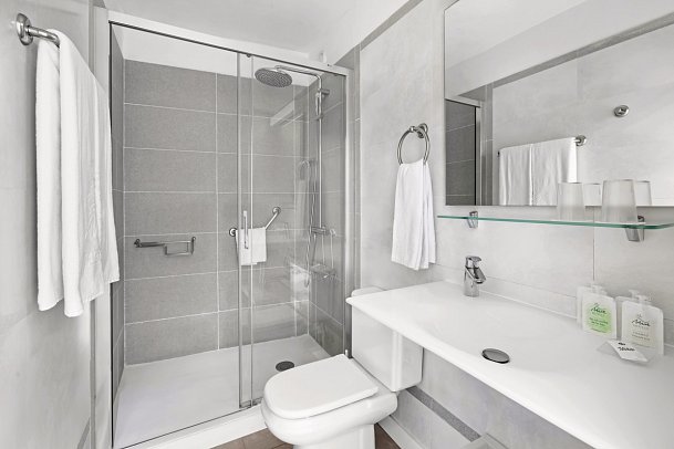 MUR Aparthotel Buenos Aires - Beispiel Bad (Zimmercodierungen AB1, AB2 & AB3)