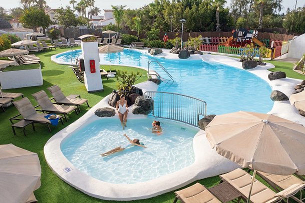 MUR Bungalows Parque Romántico