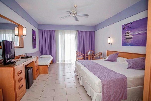 Servatur Don Miguel - Wohnbeispiel Dreibettzimmer Classic (Zimmercodierung TB1)