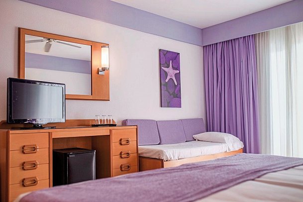 Servatur Don Miguel - Wohnbeispiel Dreibettzimmer Classic (Zimmercodierung TB1)