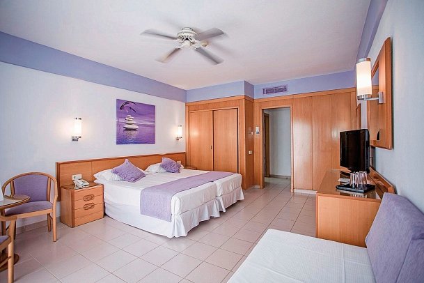 Servatur Don Miguel - Wohnbeispiel Dreibettzimmer Classic (Zimmercodierung TB1)