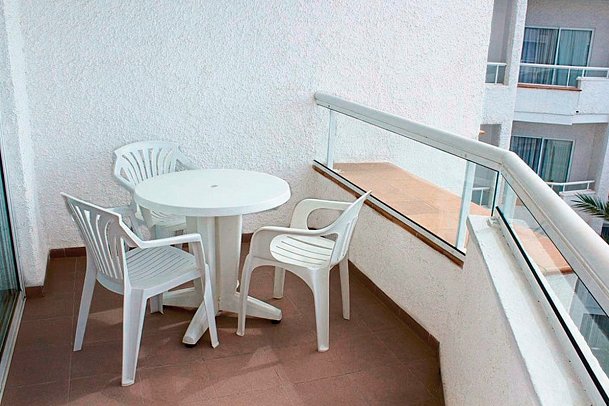 Servatur Don Miguel - Beispiel Balkon Dreibettzimmer Classic (Zimmercodierung TB1)