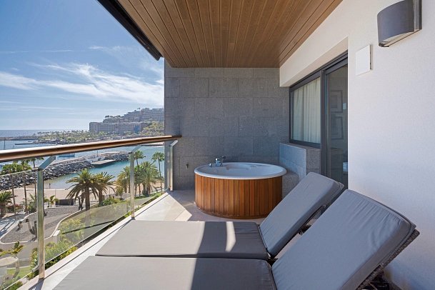 Radisson Blu Resort Gran Canaria - Beispiel Balkon Suite 2 Schlafzimmer (Zimmercodierung W2M)