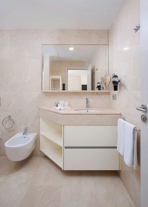 Radisson Blu Resort Gran Canaria - Beispiel Bad Suite 2 Schlafzimmer (Zimmercodierung W2M)