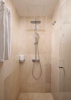 Radisson Blu Resort Gran Canaria - Beispiel Bad Suite 2 Schlafzimmer (Zimmercodierung W2M)