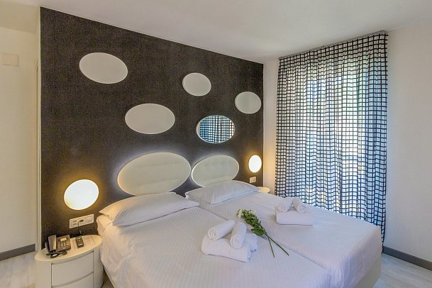 Hotel Riviera - Wohnbeispiel Doppelzimmer (Zimmercodierungen DB1, EB1 & DF1)