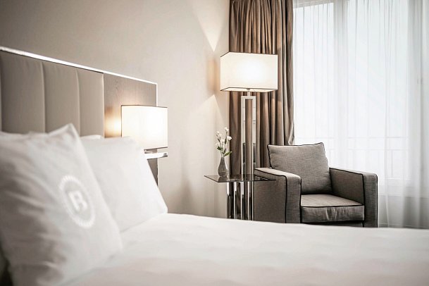 Belvedere Locarno - Wohnbeispiel Doppelzimmer Komfort Seeseite (Zimmercodierung DF1)