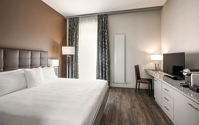 Belvedere Locarno - Wohnbeispiel Doppelzimmer Superior Seeseite (Zimmercodierung DS1)