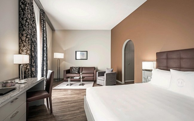 Hotel Belvedere Locarno - Wohnbeispiel Juniorsuite Seeseite (Zimmercodierung JB1)