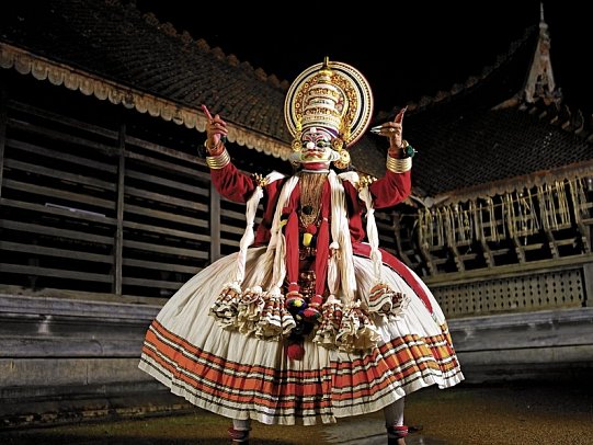 Südindien zum Kennenlernen - Kathakali Tänzer