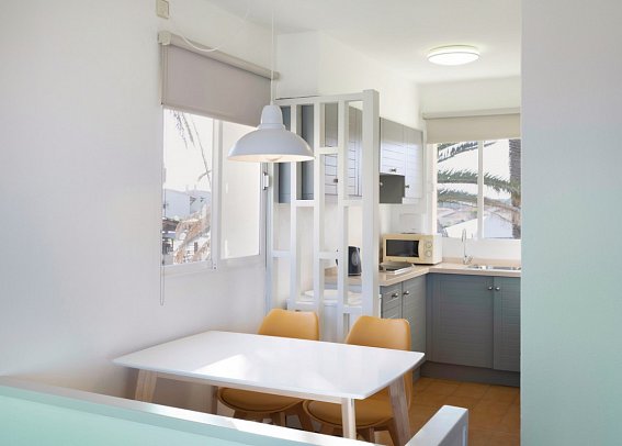 AluaSun Mediterráneo - Wohnbeispiel Appartement 1 Schlafzimmer Meerblick (Zimmercodierung ABM)