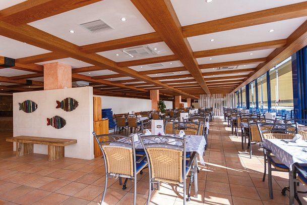 Royal Son Bou Family Club