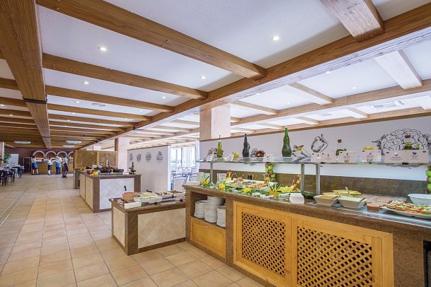 Royal Son Bou Family Club