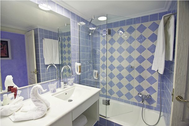 Royal Son Bou Family Club - Beispiel Bad (Zimmercodierungen AP1, AB1, ABP, ABM, OB1 & OB2)