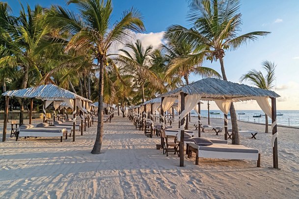 Billionaire Resort & Retreat