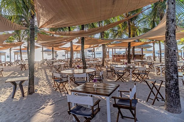 Billionaire Resort & Retreat