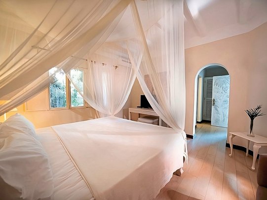 Lion in the Sun Billionaire Retreat Malindi - Wohnbeispiel Maura Standard King (Zimmercodierung DG1)