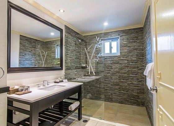 Jewel Paradise Cove Resort & Spa - Wohnbeispiel Premier/Pool View Guest Room (Zimmercodierungen UG1 & UGP)