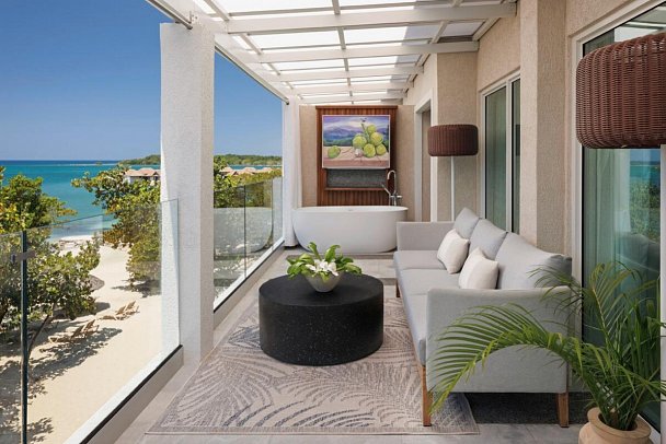 Sandals South Coast - Wohnbeispiel Longbeach Beachfront One Bedroom Butler Suite w/ Balcony Tranquility Soaking Tub