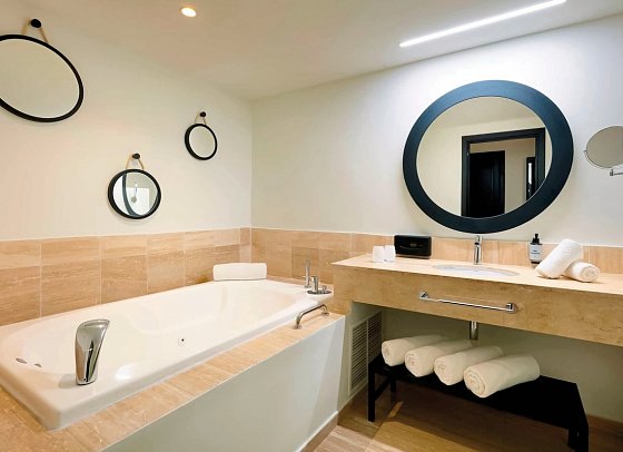 Grand Palladium Jamaica Resort & Spa - Wohnbeispiel Juniorsuite (Zimmercodierungen JB1, J2G & JSM)