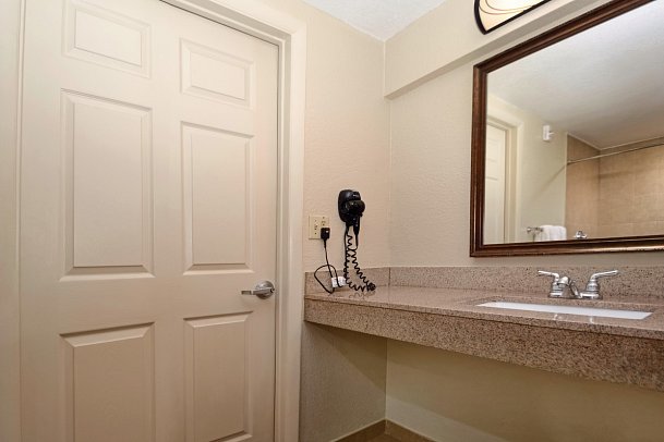 Rosen Inn closest to Universal