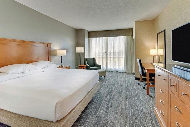 Drury Inn & Suites Orlando - Wohnbeispiel Deluxe 1 King (Zimmercodierung UD2)