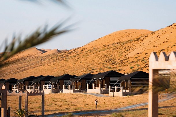 1000 Nights Sharqiya Sands Camp - Wohnbeispiel Deluxe Tent (Zimmercodierung UG2)