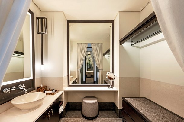 The Chedi Muscat - Beispiel Bad Serai Room (Zimmercodierung UG1)