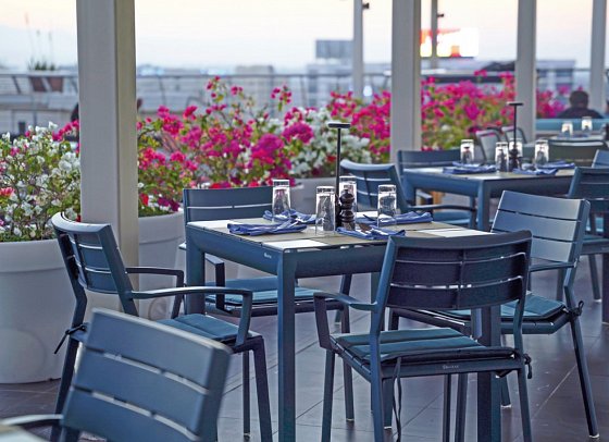 Golden Tulip Muscat