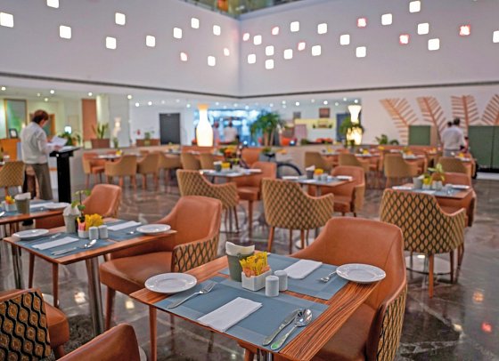 Golden Tulip Muscat
