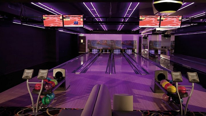 Kempinski Hotel Muscat - Cosmic Bowling
