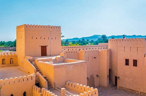 Das Königreich Oman zu Fuß entdecken - Festung Nizwa