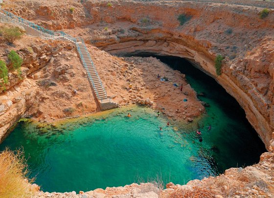 Das Königreich Oman zu Fuß entdecken - Bimmah Sinkhole