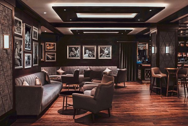 Al Bustan Palace, a Ritz-Carlton Hotel - Al Maha Bar & Lounge