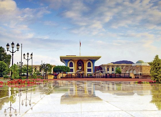 Oman erfahren - Mit dem Allrad durch grandiose Landschaften - Al Alam Palast