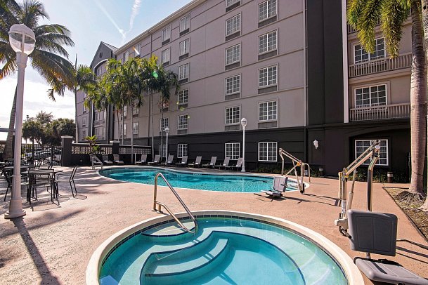 La Quinta Inn & Suites Miami Airport West