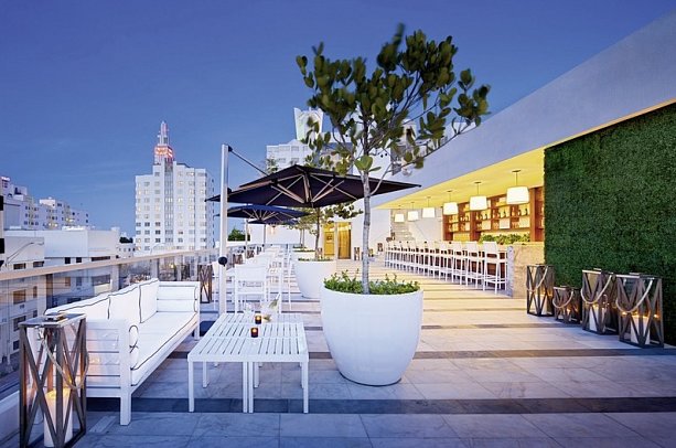 Gale South Beach, Curio Collection by Hilton - Terrasse
