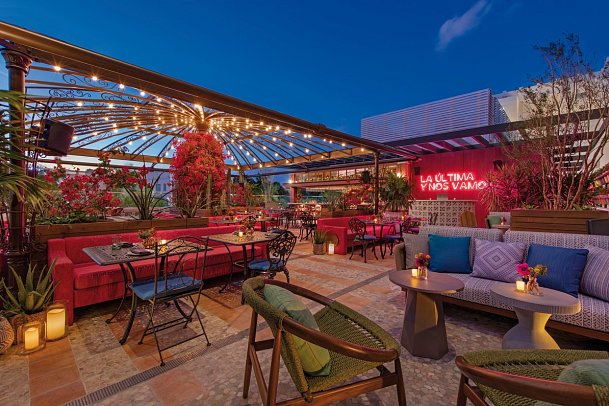 Moxy South Beach