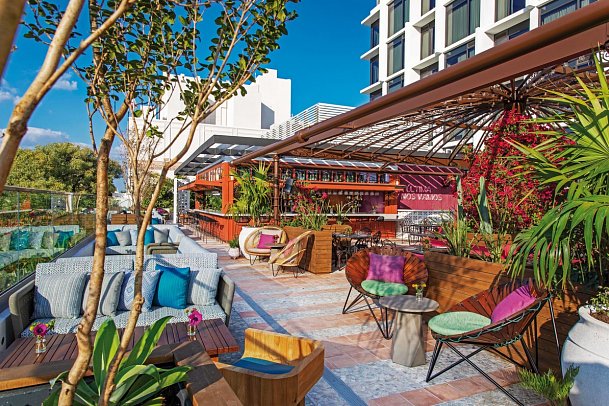 Moxy South Beach