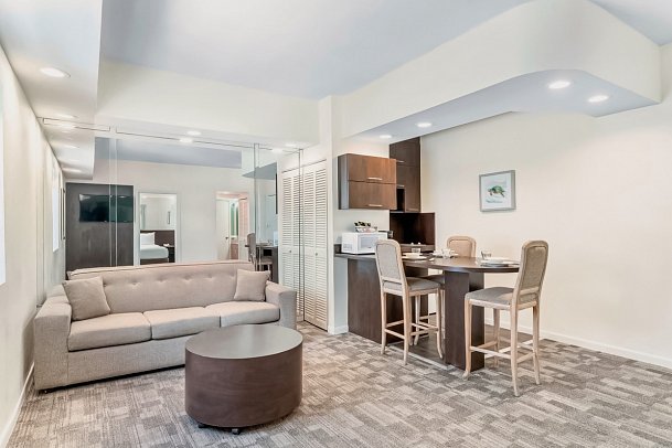 Crystal Beach Suites Oceanfront Apartments - Wohnbeispiel King Suite (Zimmercodierungen WB1 & WB2)