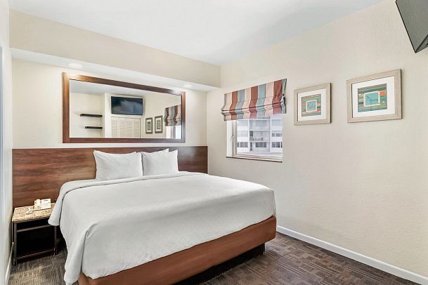 Crystal Beach Suites Oceanfront Apartments - Wohnbeispiel King Suite (Zimmercodierung WB1)