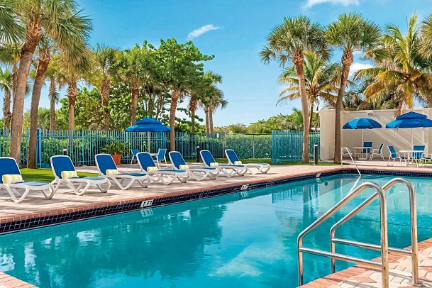 Crystal Beach Suites Oceanfront Apartments