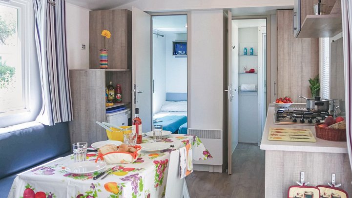 Camping Italia Lido (by Happy Camp) - Wohnbeispiel Mobilheim Happy Comfort (Zimmercodierung CF1)