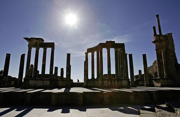 Kulturschätze und Wüstensonne - Tunesiens Paradies - Thugga