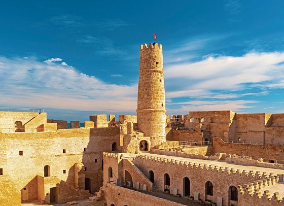 Kulturschätze und Wüstensonne - Tunesiens Paradies - Mittelalterliche Festung in Monastir